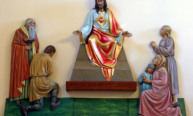 CBOS: Najchętniej pomagają osoby religijne