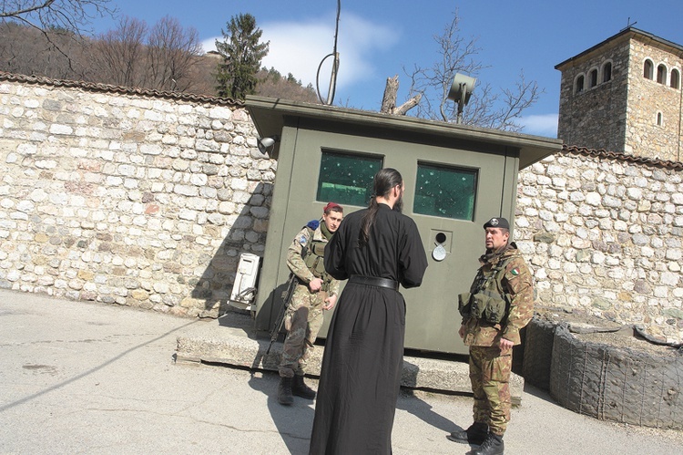 Kosowo - pierwsze dni nowego państwa