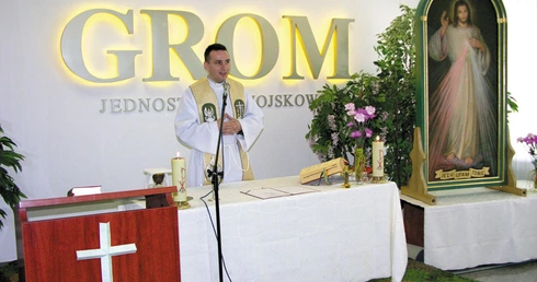 Kapelan Grom-u