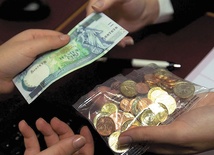 Na Maltę i Cypr z euro