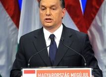 Węgierski premier nie daje się złamać