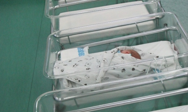Jak ratować demografię? Po francusku!
