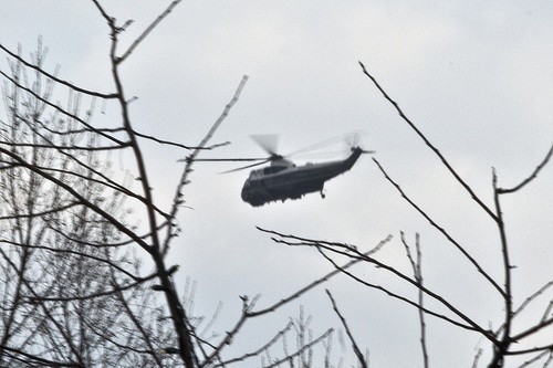 Obcy samolot za blisko śmigłowca Obamy