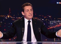 Sarkozy pod żyrandolem