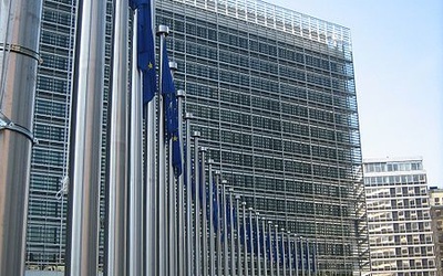 KE wstrzymała część funduszy UE dla Polski 