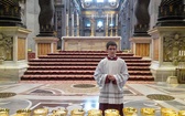 Kamil Jarzembowski, ministrant w Bazylice św. Piotra