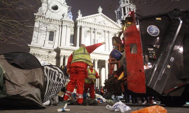 Londyn: "Oburzeni" usunięci sprzed katedry św. Pawła