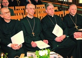 Biskupi pokrzywdzeni przez SB