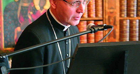 Pracowite obrady biskupów