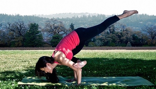 Dlaczego powinniśmy bać się jogi - www.gosc.pl