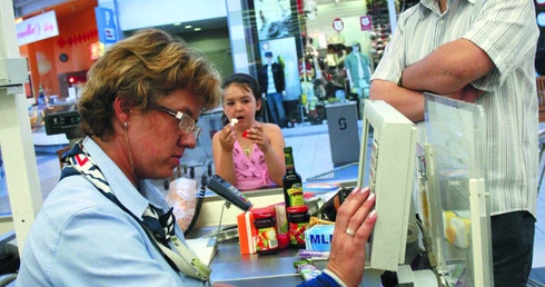 Sejm: zakaz handlu przez 12 dni w roku