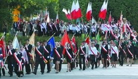 Maszerują ku pamięci