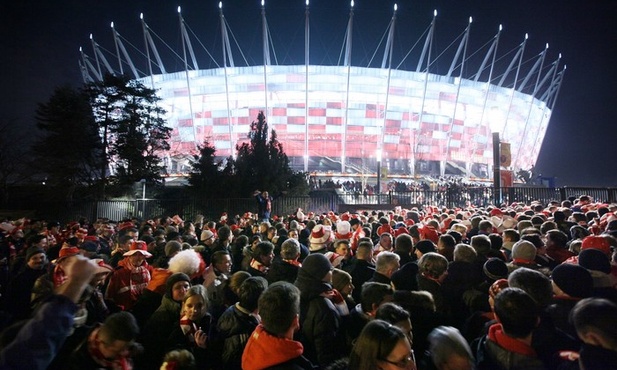 Duża frekwencja kibiców. Na trybunach i przed TV
