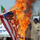 Pakistan: Zamach samobójczy pod meczetem