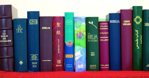 Biblia w 2426 językach