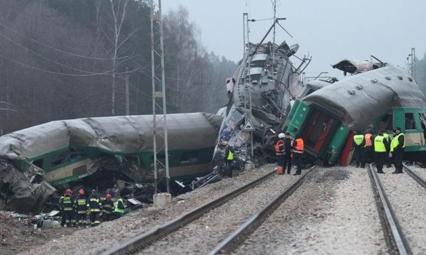 Zderzyły się pociągi - co najmniej 16 osób zginęło 