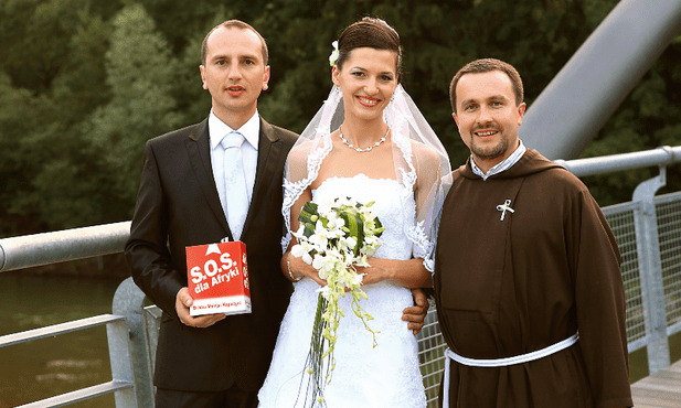 Wrzuć do puszki grosik…