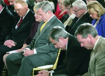 Cała Ameryka się modli