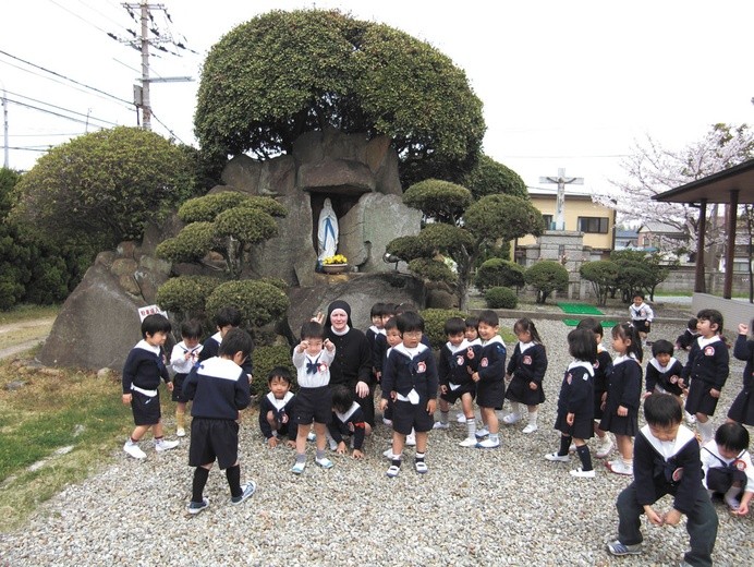 Kamyki dla Maryi i Jizo