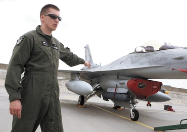 Polskie F-16