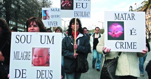 Ginekolodzy bronią życia