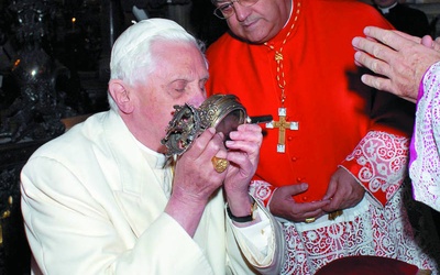Benedykt XVI w Neapolu