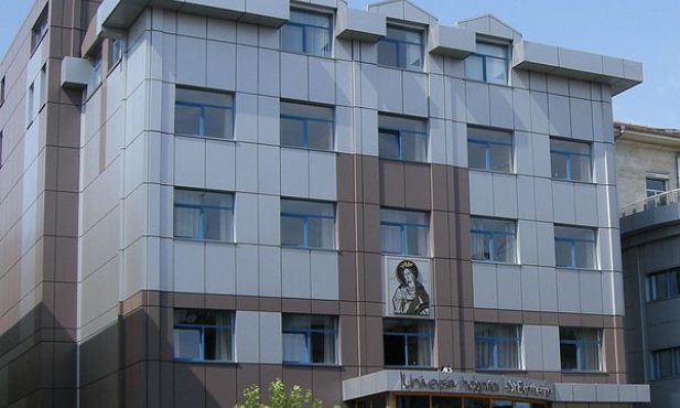 Korupcja i niskie płace wypędzają lekarzy