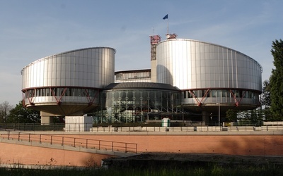 Trybunał w Strasburgu: Państwo nie ma obowiązku uznawać "trzeciej płci"