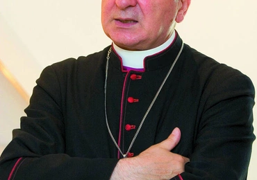 Dlaczego nuncjusz przypomina?