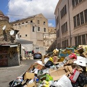 Palermo tonie w śmieciach