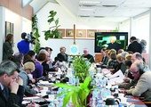  Biblioteka Śląska, 26 marca. Prezydent Zabrza M. Mańka-Szulik i abp W. Skworc w czasie konferencji prasowej na temat Święta Rodziny