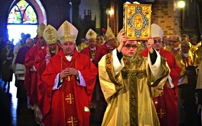 Jan Paweł II mówił, że synod to zbieżność dróg, a jedyną prawdziwą drogą jest Jezus Chrystus