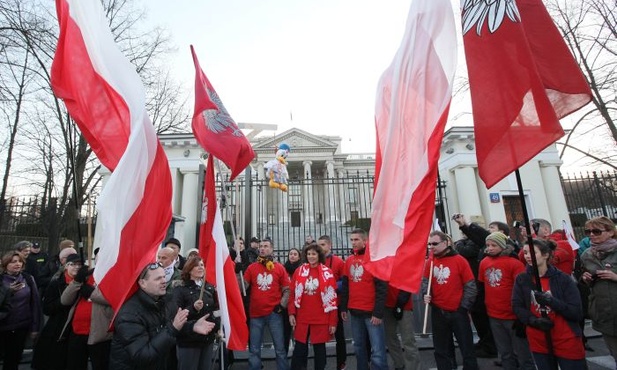 Manifestacja przed ambasadą rosyjską