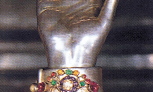 Relikwiarz ze szczątkami ręki św. Benedykta. Tą ręką napisał benedyktyńską regułę.