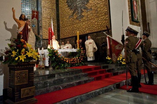 Msza św. w intencji ofiar katastrofy smoleńskiej 