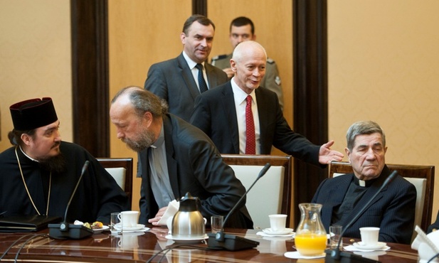 Kończą się rozmowy MAC z Kościołami