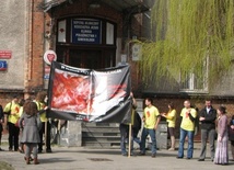 Feministki bronią aborcyjnego szpitala