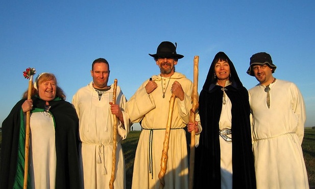 Wiedźmy i druidzi na lekcjach religii