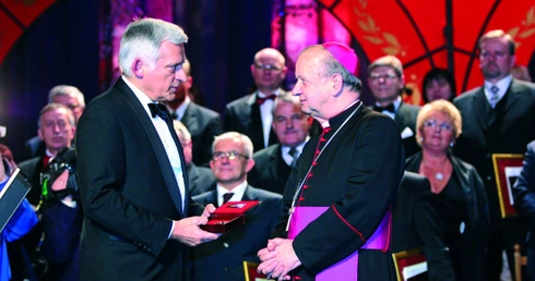 Laur dla abp. Dziwisza