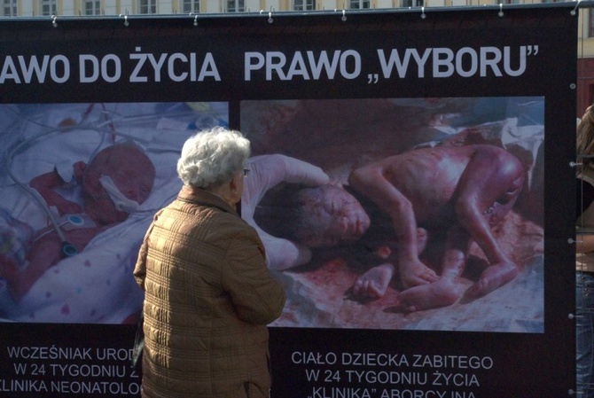 Wystawa antyaborcyjna "Wybierz życie" w Bydgoszczy