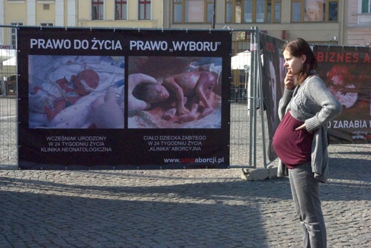 Wystawa antyaborcyjna "Wybierz życie" w Bydgoszczy