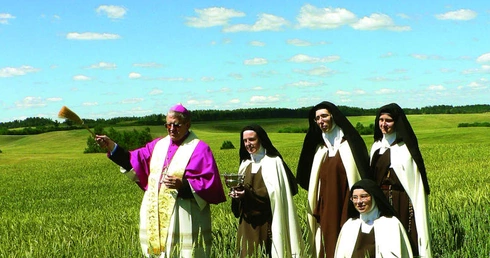 Karmelitanki budują klasztor