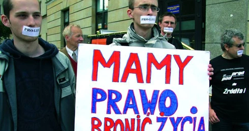 Uczciwy broni życia