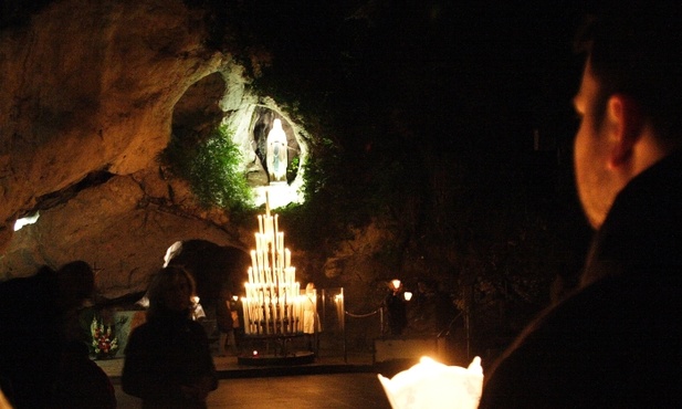 Mundurowi pielgrzymują do Lourdes
