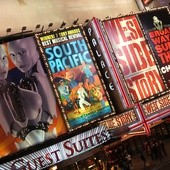 Broadway wabi religią