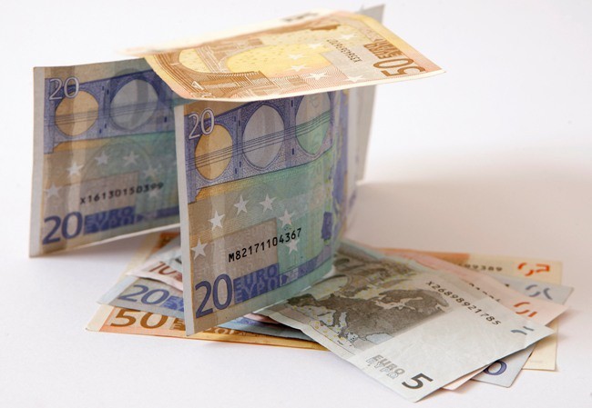 Euro się trzęsie ze strachu
