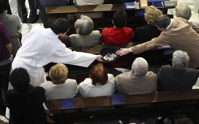 Polacy chcą wspomagać Kościół!