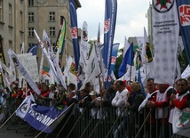 Protesty przed Centrum Kultury im. Krystyny Bochenek w Katowicach