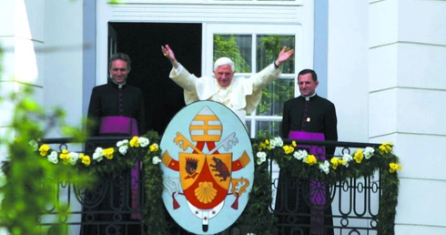 Ciepły, uśmiechnięty, serdeczny - Nuncjatura Apostolska