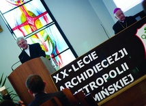  Spotkanie podsumowujące 20 lat istnienia archidiecezji warmińskiej prowadził ks. prof. Andrzej Kopiczko